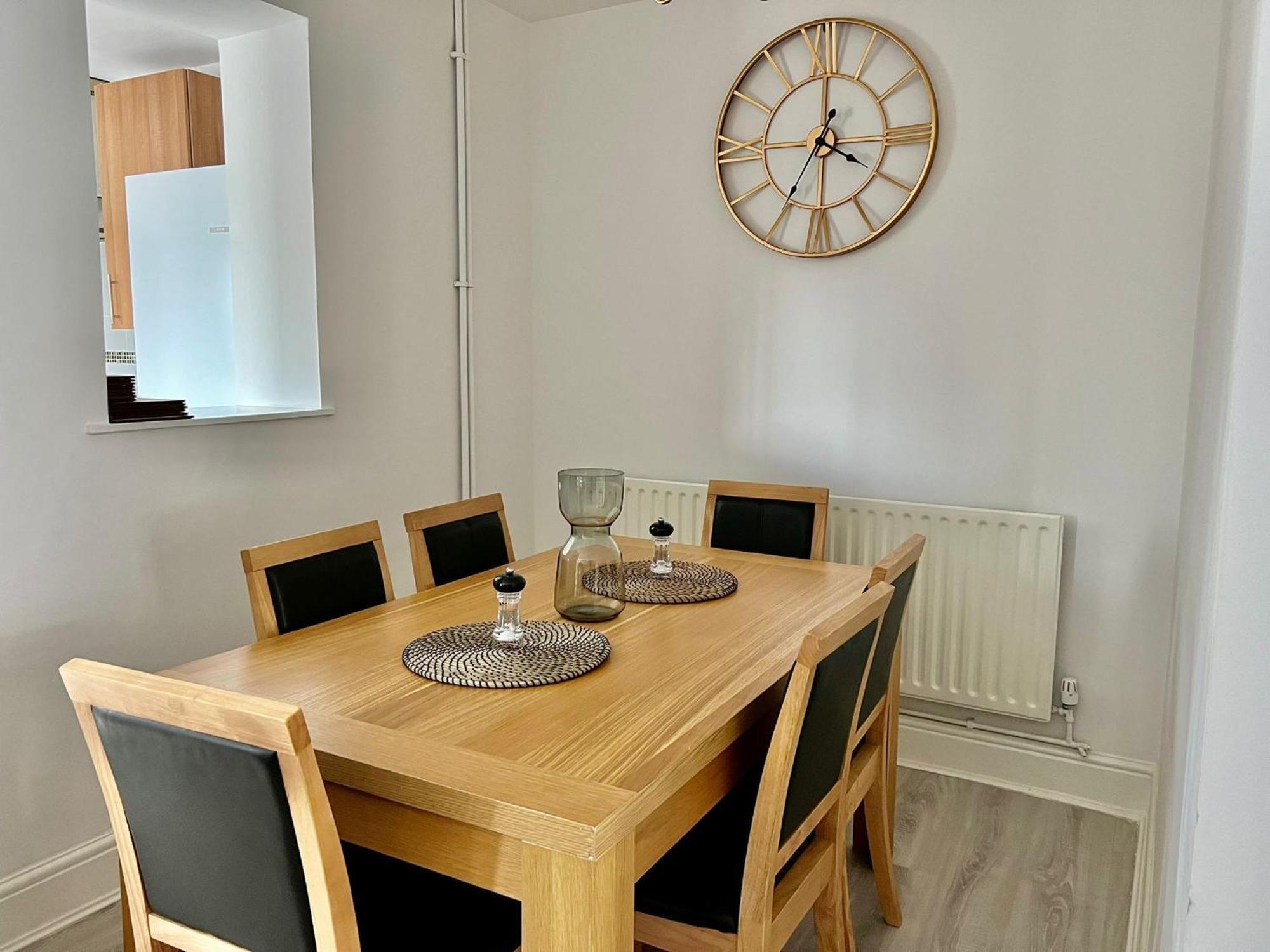 Executive 3 Bedroom Port Talbot Town Centre Margam Sleeps 7 Экстерьер фото
